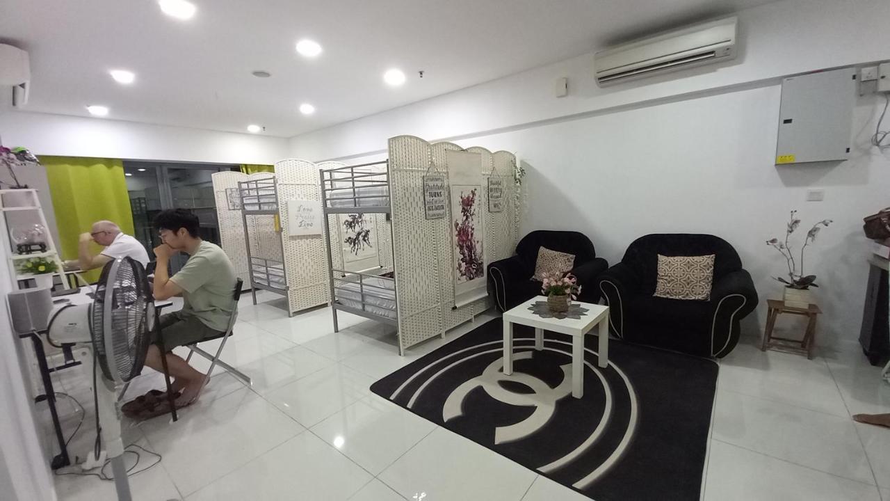 Cushy Dorm At Klcc Hostel Kuala Lumpur Exterior photo